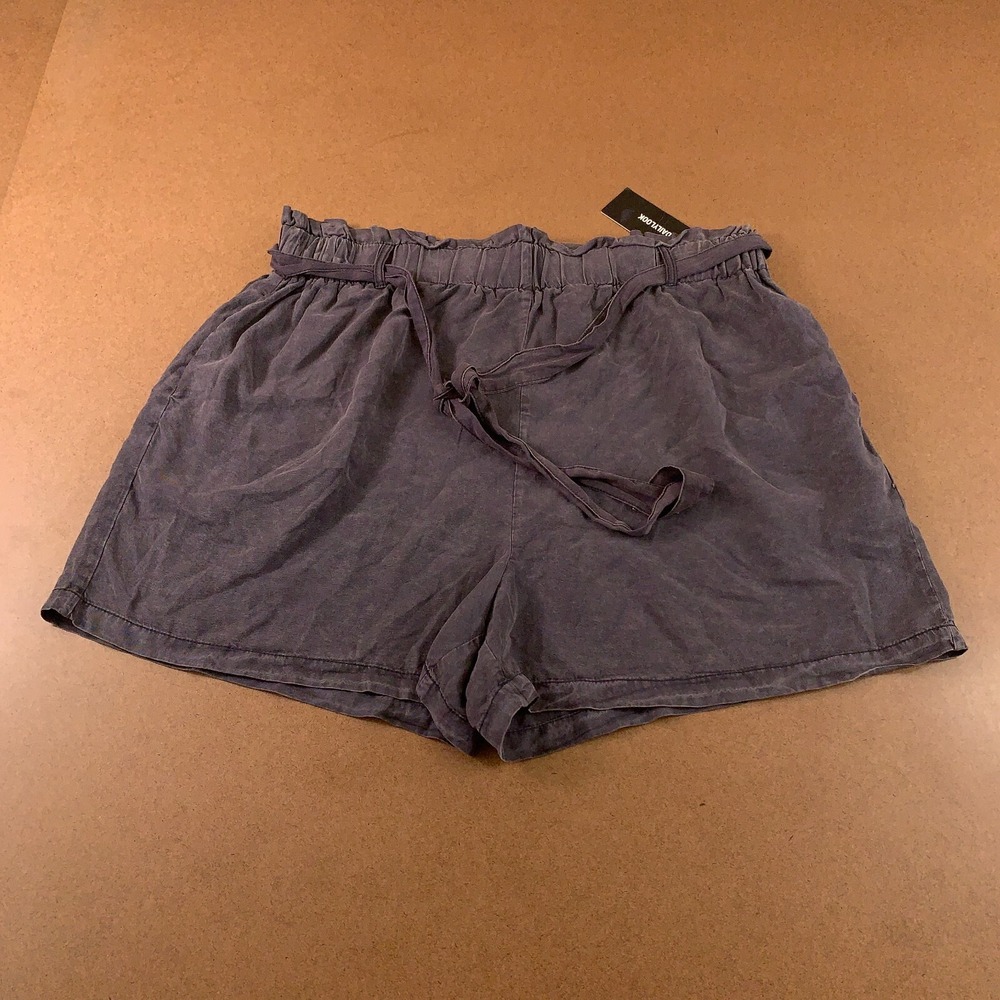 Hayden Womens Size 3XL Washed Gray Pocketed Pull On Belted Shorts NWT